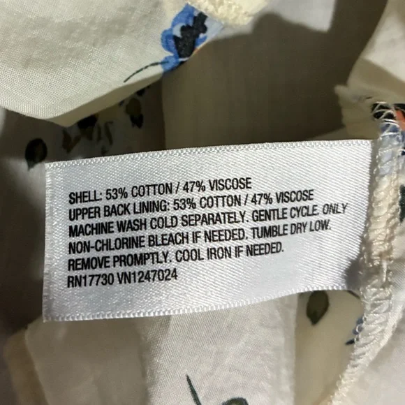 Universal Thread Cream Floral Ruffle Blouse - Picture 4 of 4